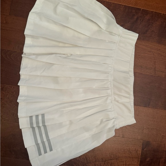 Excellent condition. Hardly worn. Size small - Picture 5 of 6